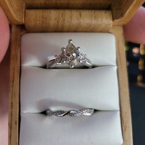 18k white gold three stone petite twisted vine bridal set